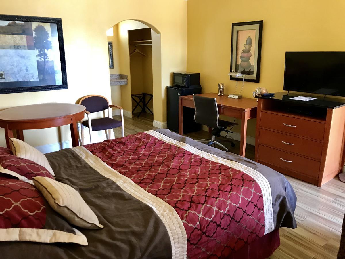 Town & Country Motel Livingston Esterno foto