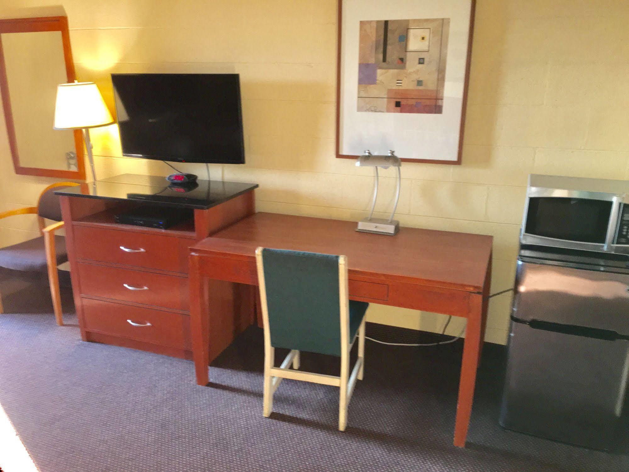 Town & Country Motel Livingston Esterno foto
