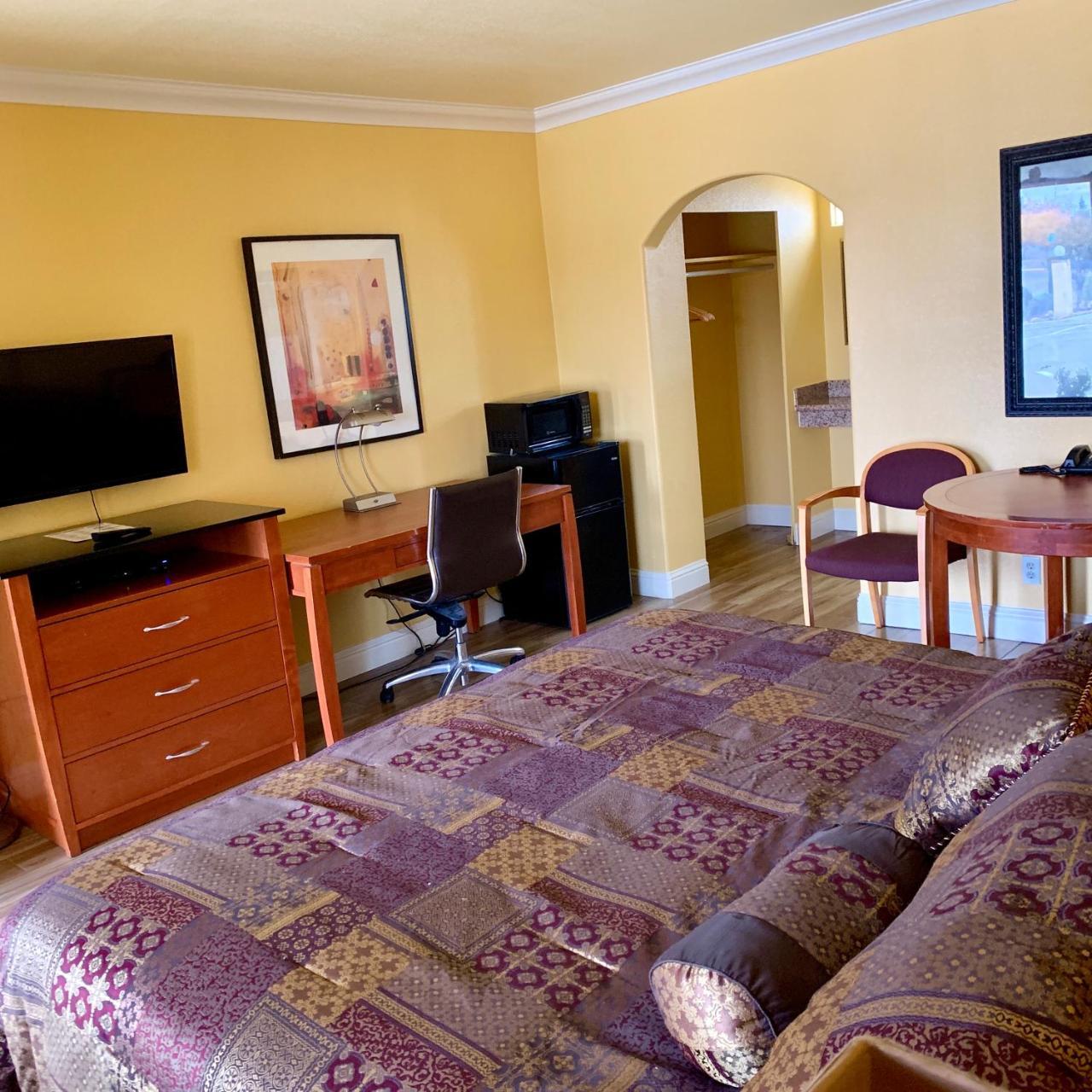 Town & Country Motel Livingston Esterno foto