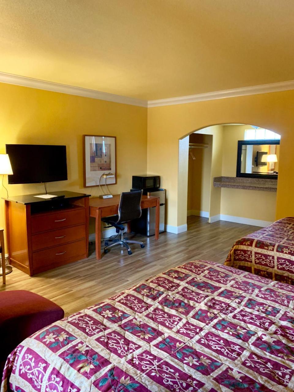 Town & Country Motel Livingston Esterno foto